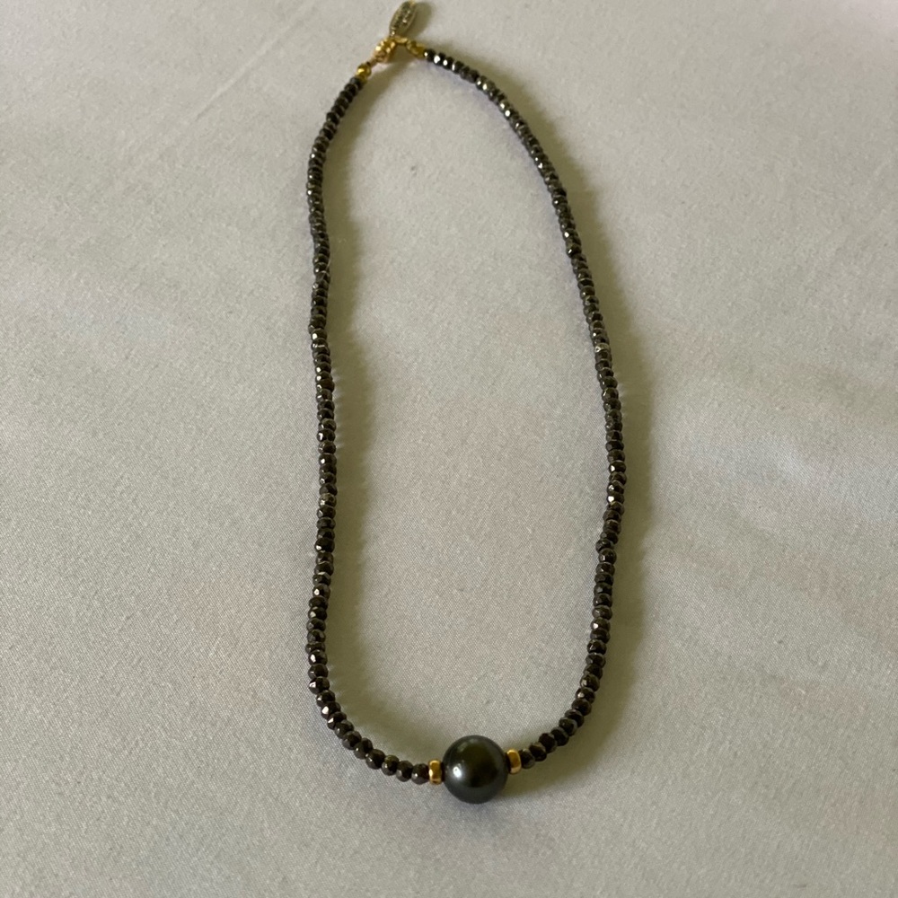 Jana Luxe Labradorite Necklace with Tahitian Pearl